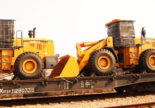 塔什干项目26台大型挖掘机运输项目